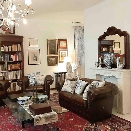 La Villa Bianca - Appartamento In Villa Sesto Fiorentino Eksteriør billede